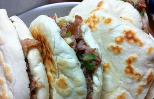 鸡块肉夹馍